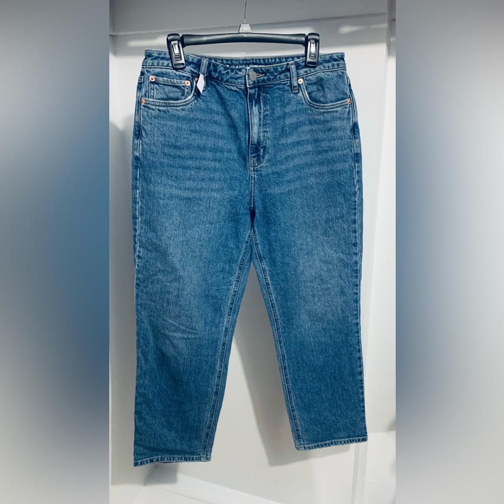RW&CO. Woman Relaxed Fit Blue Jeans